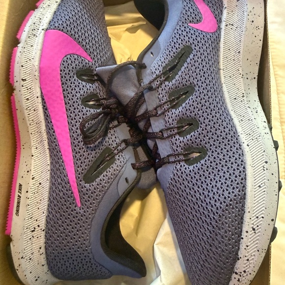 Nike Women's Quest 2 SE Shoes- Purple and Pink - Picture 7 of 9